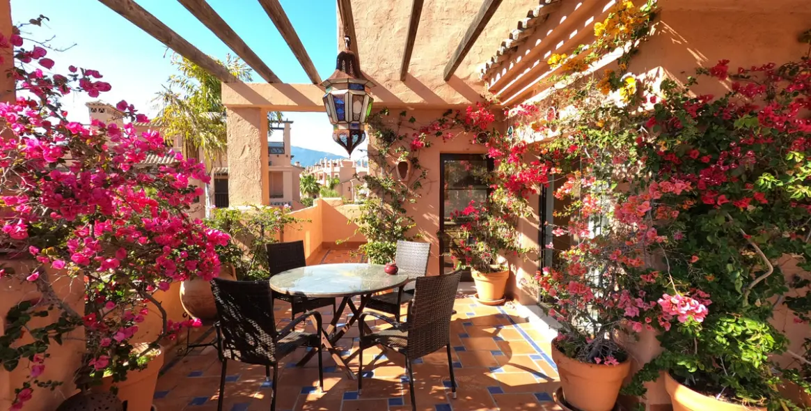 Краткосрочная аренда пентхауса в New Golden Mile 11