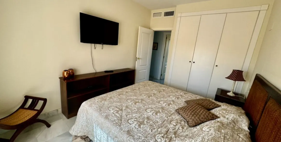 Краткосрочная аренда пентхауса в New Golden Mile 18