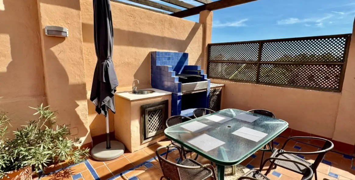 Short-term rent of penthouse in New Golden Mile 26