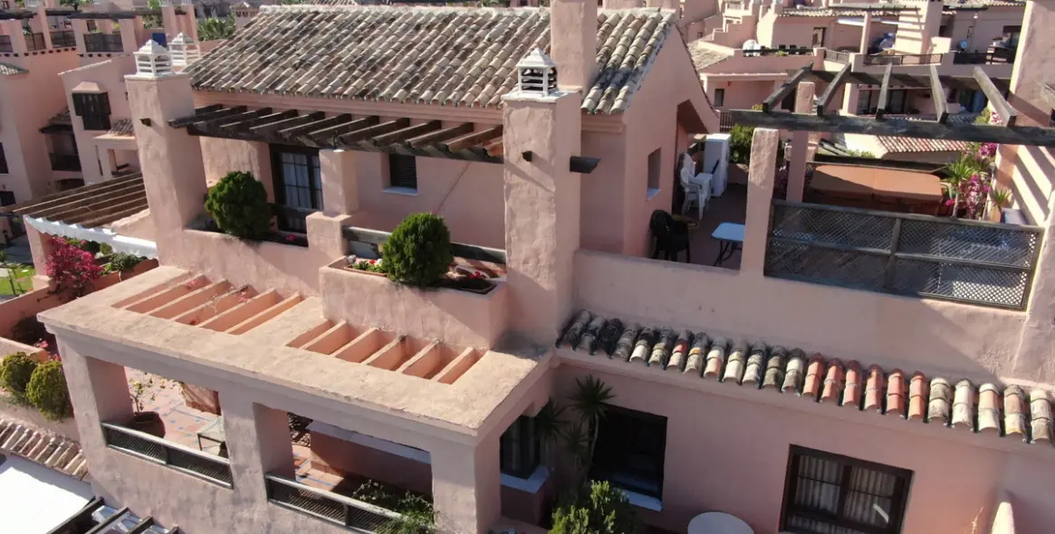 Short-term rent of penthouse in New Golden Mile 31