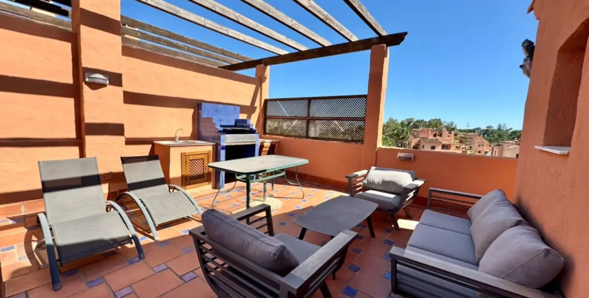 Short-term rent of penthouse in New Golden Mile 32