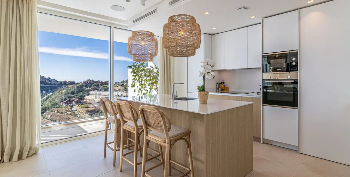 Краткосрочная аренда апартаментов на среднем этаже в Ojén 9