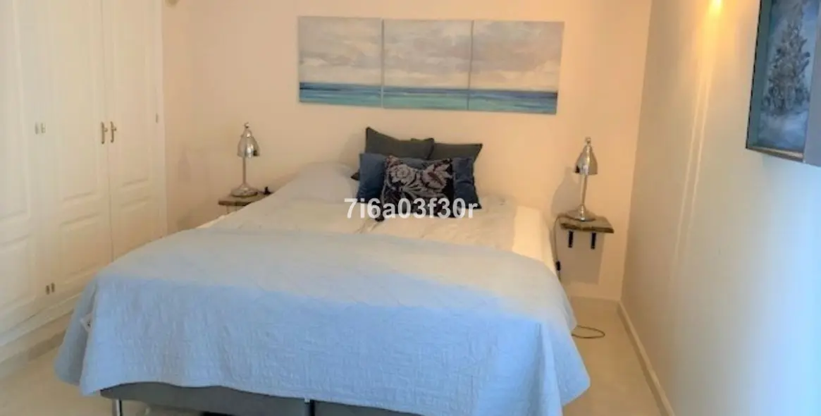 Краткосрочная аренда двухуровневого пентхауса в Guadalmina Alta 6