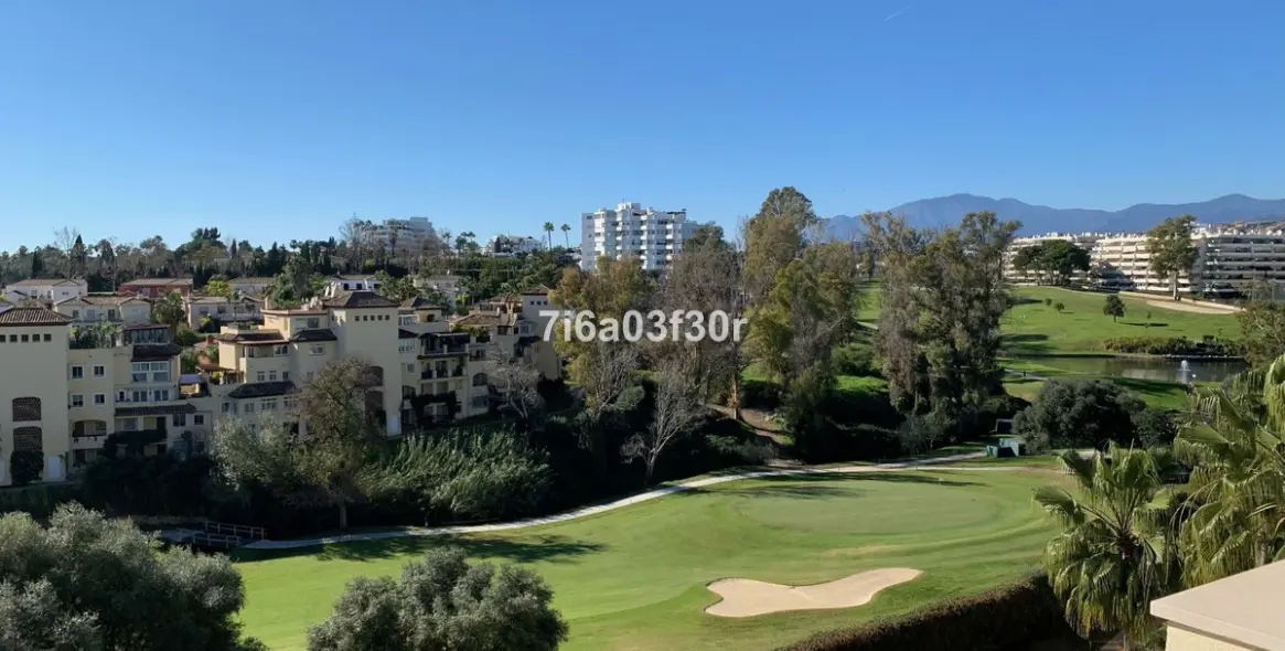 Краткосрочная аренда двухуровневого пентхауса в Guadalmina Alta 10