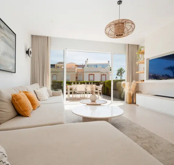 Long-term rent of semi-detached house in Bahía de Marbella