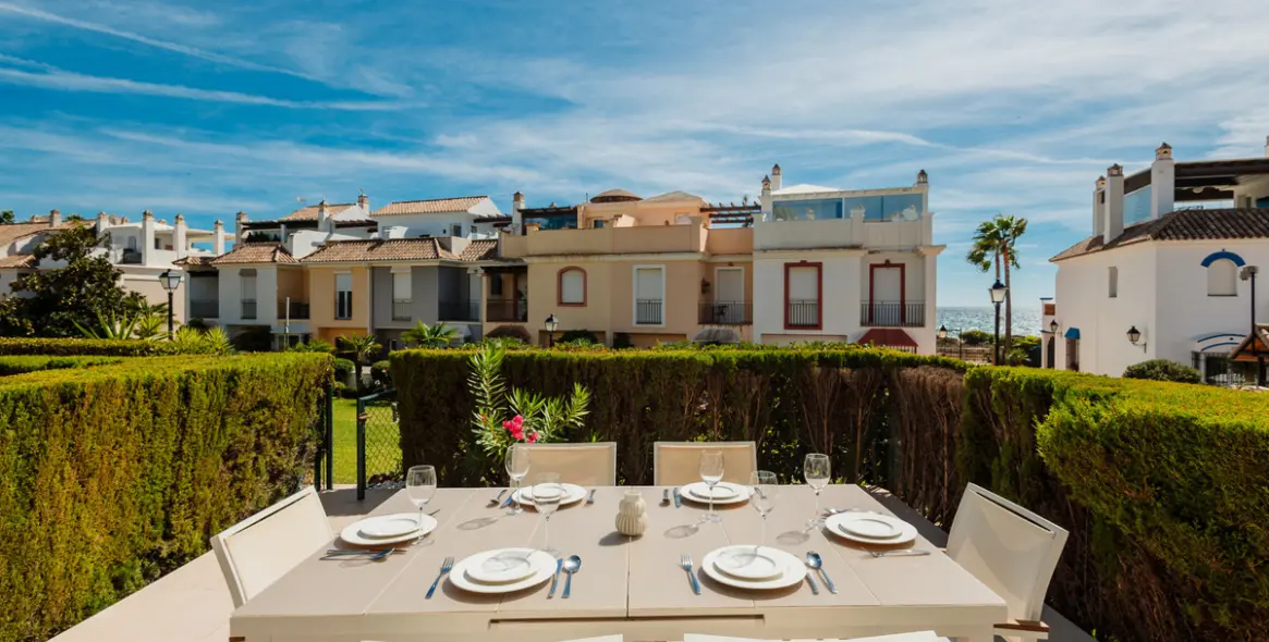 Long-term rent of semi-detached house in Bahía de Marbella 2