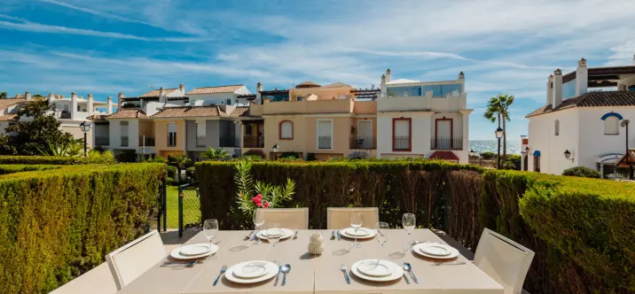 Long-term rent of semi-detached house in Bahía de Marbella 1