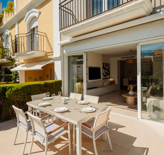 Long-term rent of semi-detached house in Bahía de Marbella