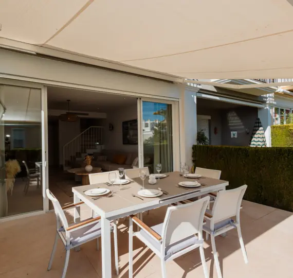 Long-term rent of semi-detached house in Bahía de Marbella