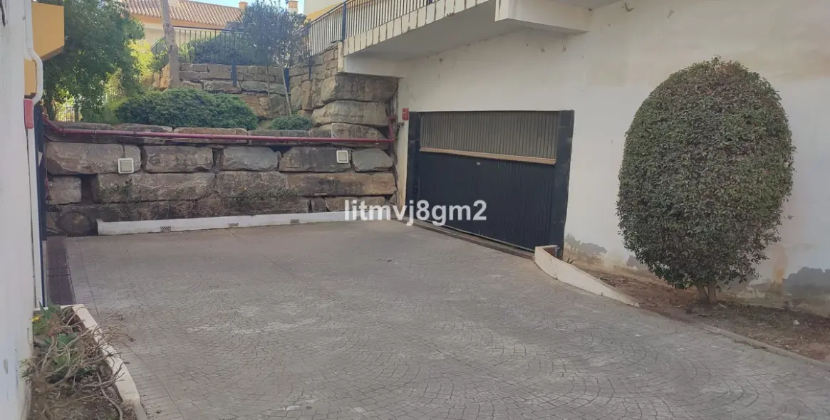 Long-term rent of parking space in La Cala 3