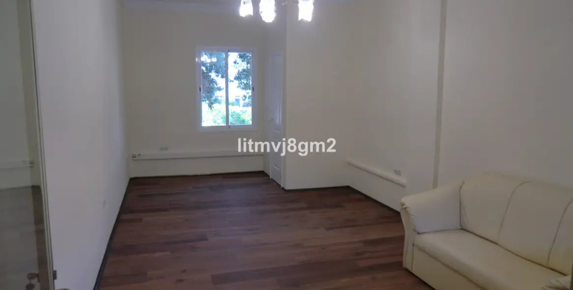 Long-term rent of office in Calahonda 7