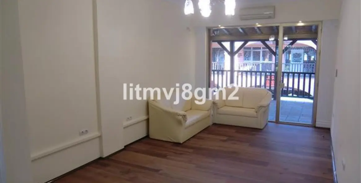 Long-term rent of office in Calahonda 8