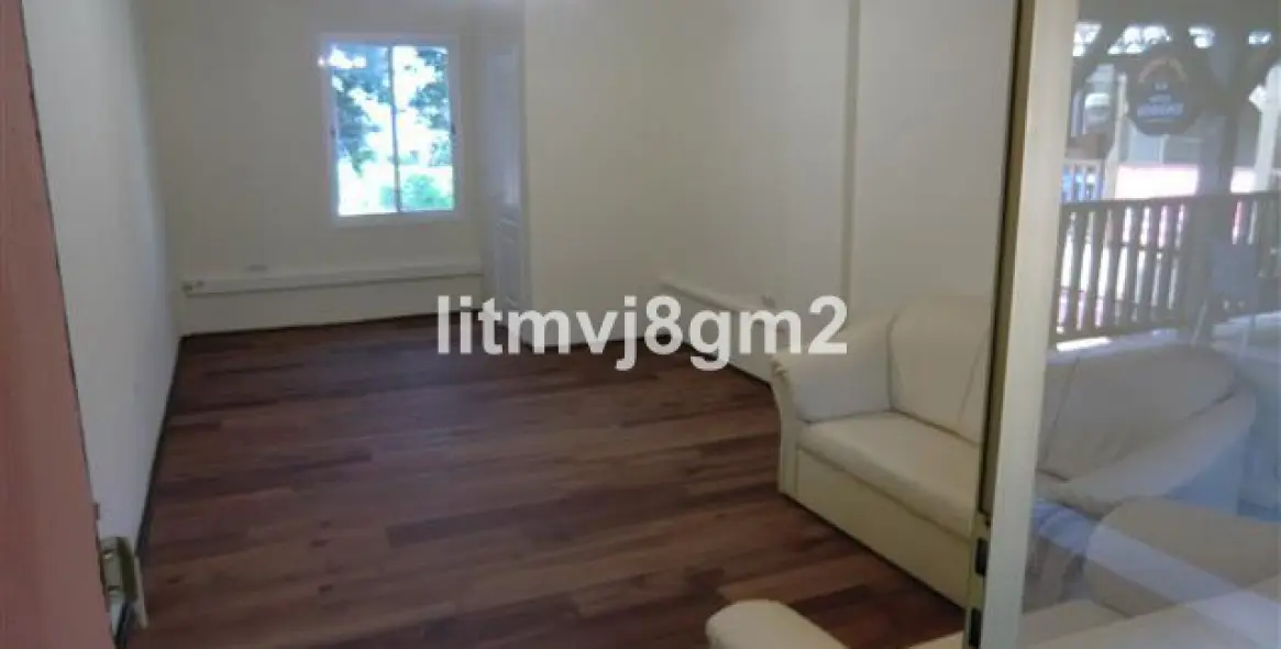 Long-term rent of office in Calahonda 9