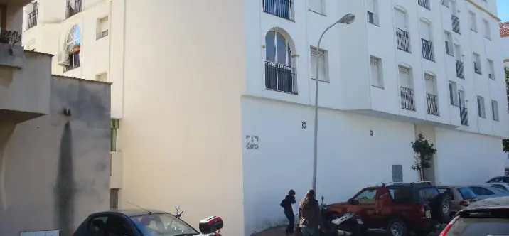 Long-term rent of shop in Estepona 0