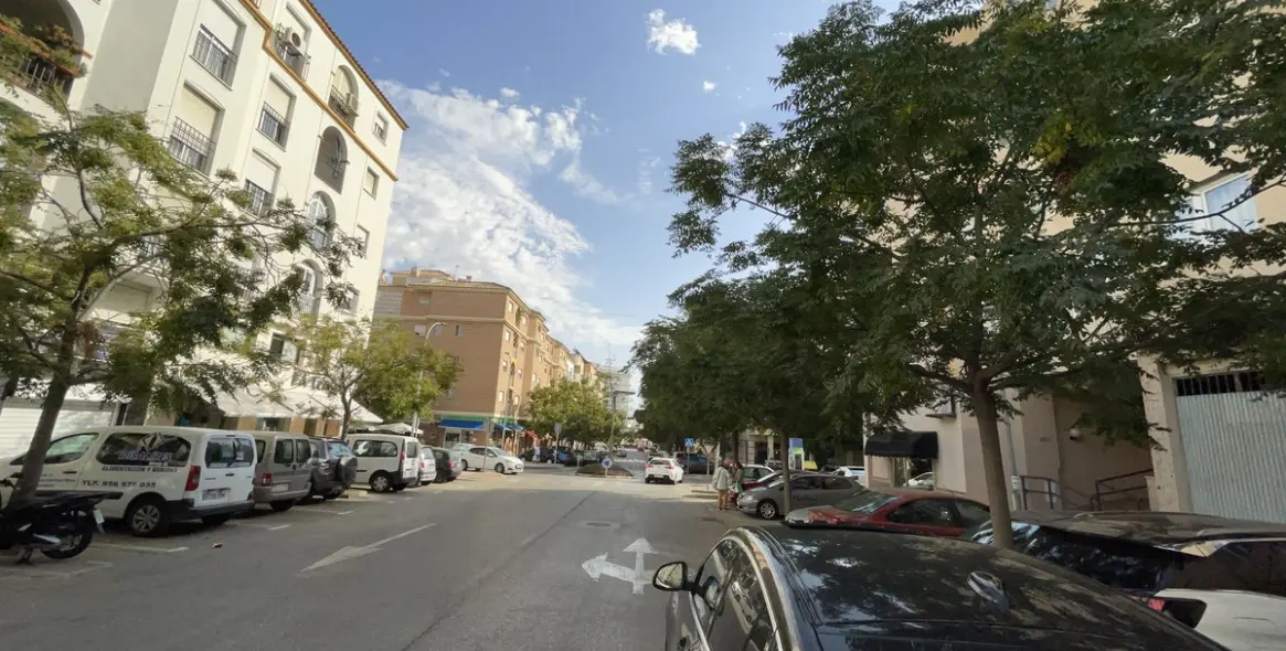 Long-term rent of shop in Estepona 6