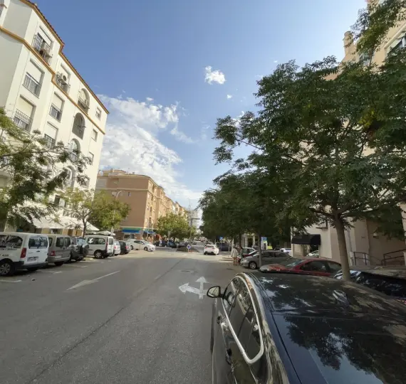 Long-term rent of shop in Estepona