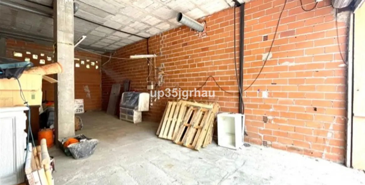 Long-term rent of commercial premises in Estepona 2