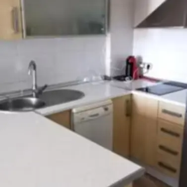 Alquiler a largo plazo de apartamento en planta media en Elviria