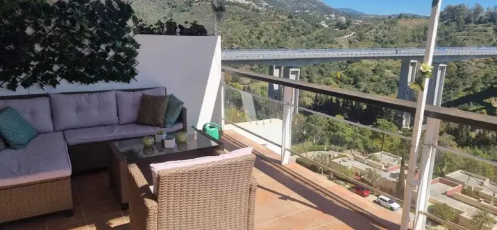 Long-term rent of penthouse in Benahavís 2