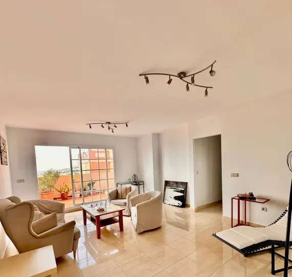 Долгосрочная аренда апартаментов на среднем этаже в La Duquesa