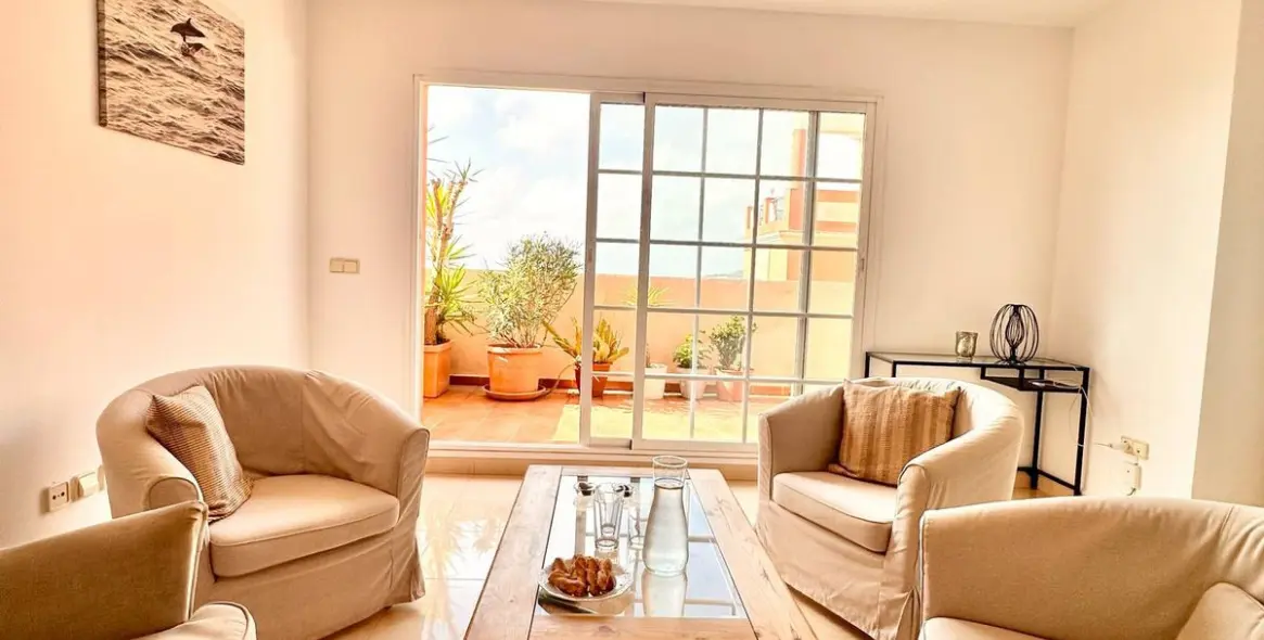 Долгосрочная аренда апартаментов на среднем этаже в La Duquesa 3