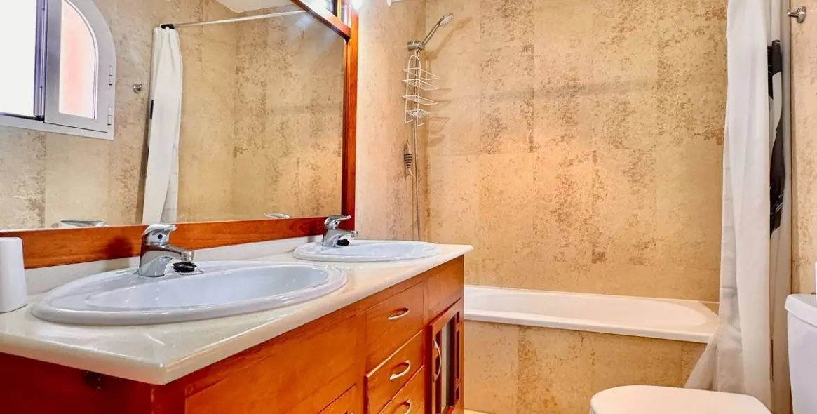 Долгосрочная аренда апартаментов на среднем этаже в La Duquesa 4