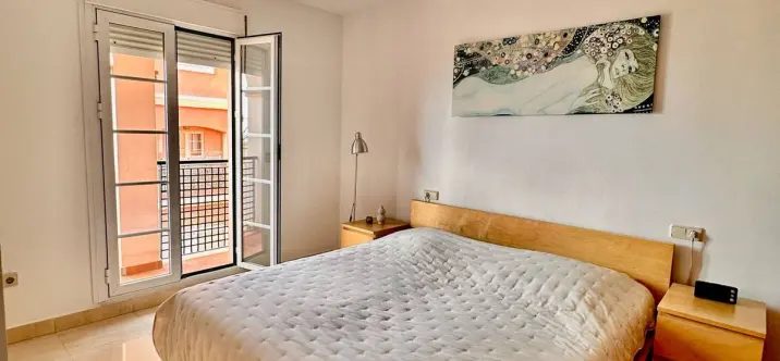 Долгосрочная аренда апартаментов на среднем этаже в La Duquesa 4