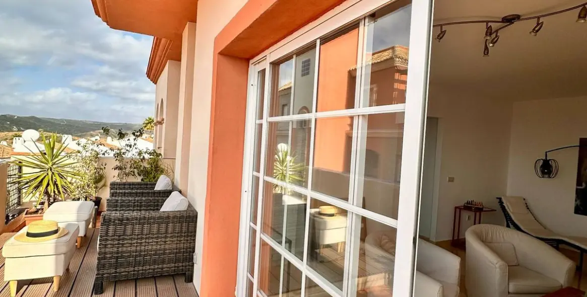 Долгосрочная аренда апартаментов на среднем этаже в La Duquesa 11