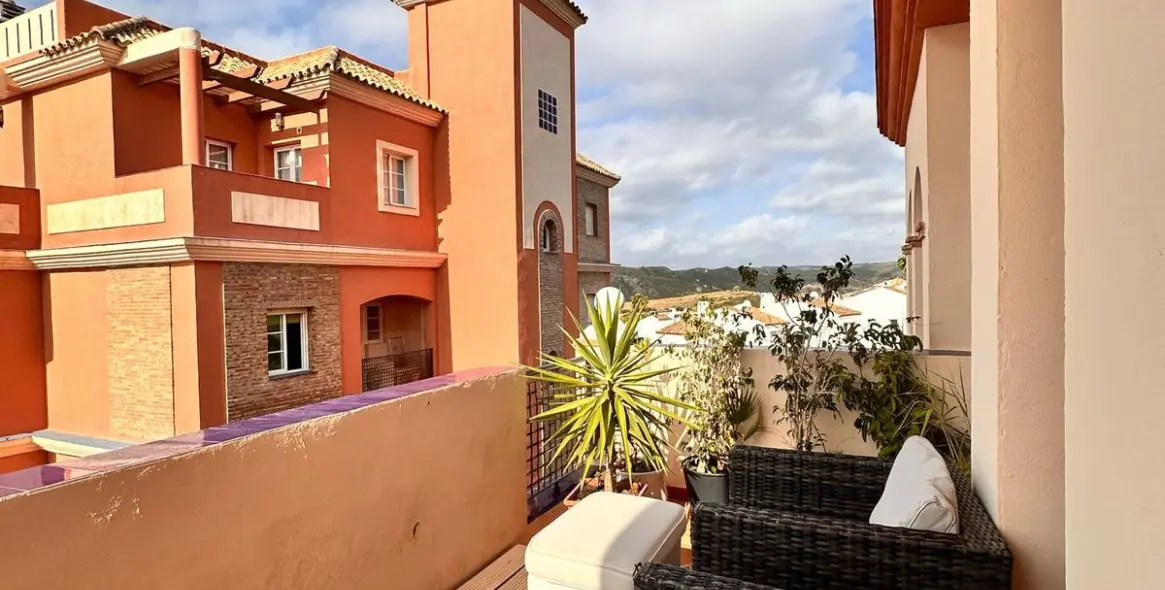 Долгосрочная аренда апартаментов на среднем этаже в La Duquesa 12