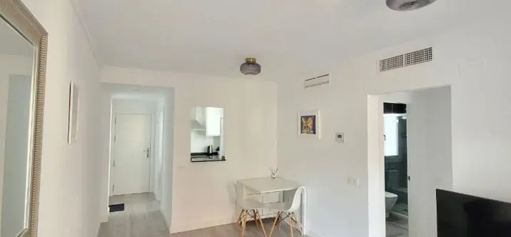 Long-term rent of middle floor apartment in Málaga 0