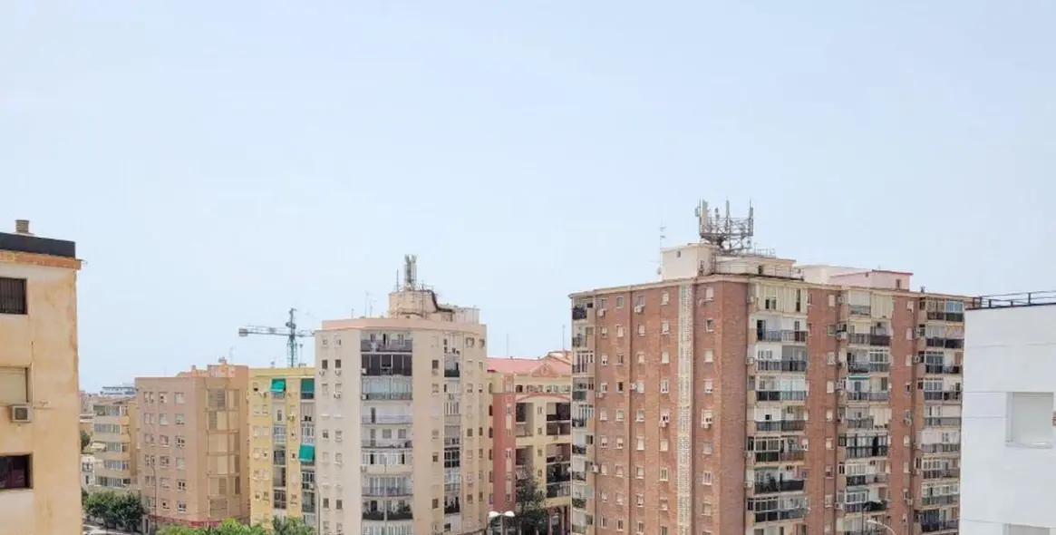 Long-term rent of middle floor apartment in Málaga 10