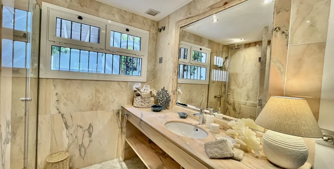 Краткосрочная аренда таунхауса в Bahía de Marbella 22