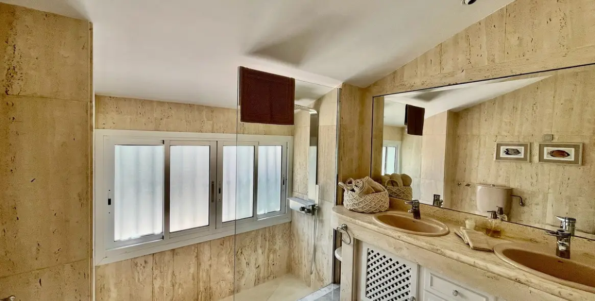 Краткосрочная аренда таунхауса в Bahía de Marbella 27