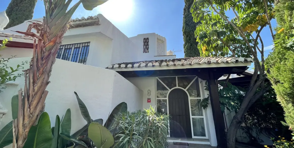 Краткосрочная аренда таунхауса в Bahía de Marbella 29