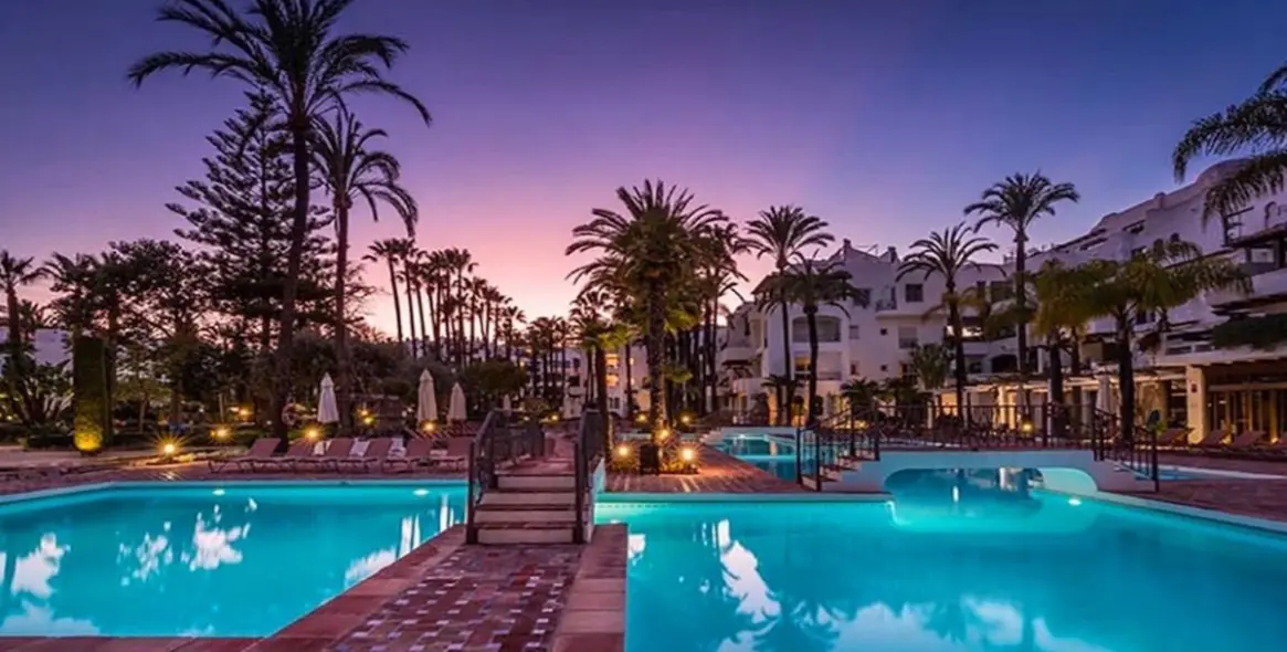 Short-term rent of middle floor apartment in Puerto Banús 1