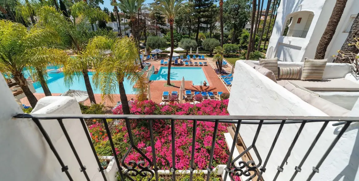 Short-term rent of middle floor apartment in Puerto Banús 14