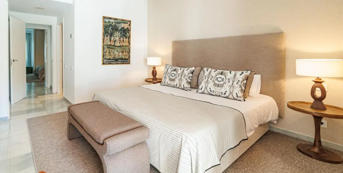 Short-term rent of middle floor apartment in Puerto Banús 18