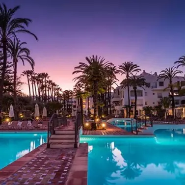 Краткосрочная аренда апартаментов на среднем этаже в Puerto Banús