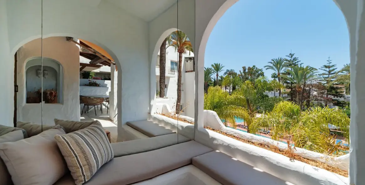 Short-term rent of middle floor apartment in Puerto Banús 22