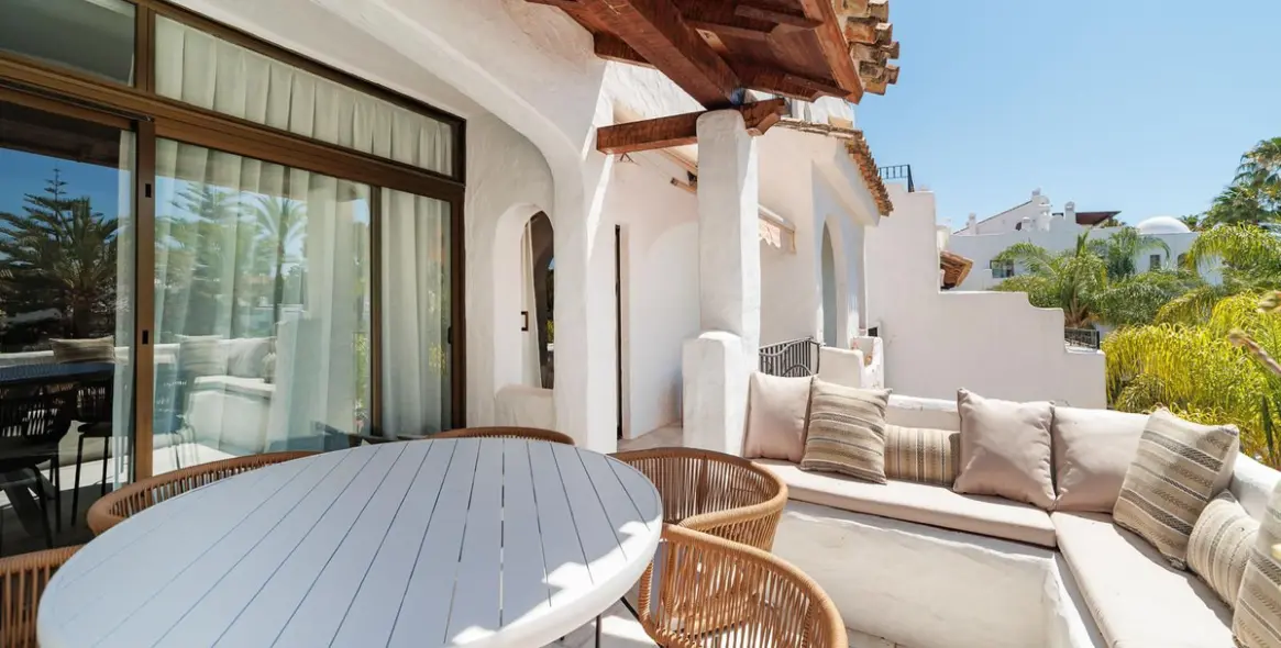 Short-term rent of middle floor apartment in Puerto Banús 23