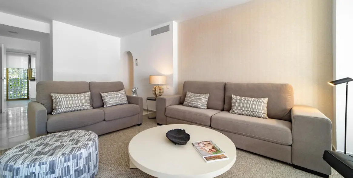 Short-term rent of middle floor apartment in Puerto Banús 24