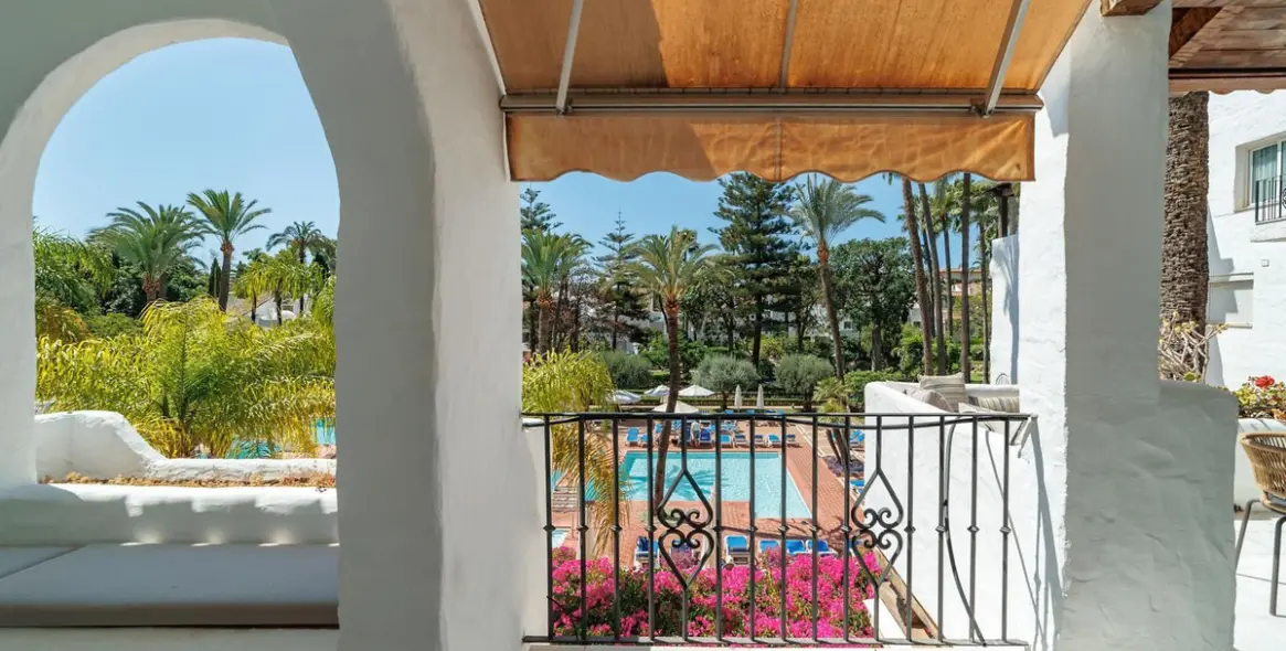 Short-term rent of middle floor apartment in Puerto Banús 29