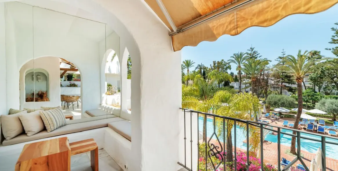 Short-term rent of middle floor apartment in Puerto Banús 30