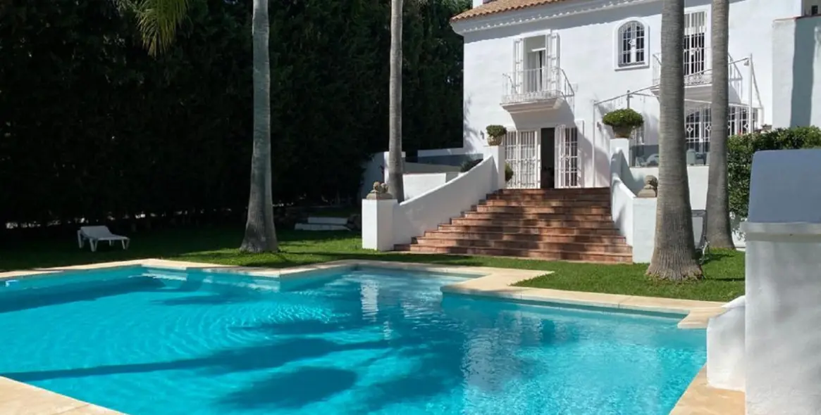 Долгосрочная аренда  отдельно стоящей виллы в New Golden Mile 1