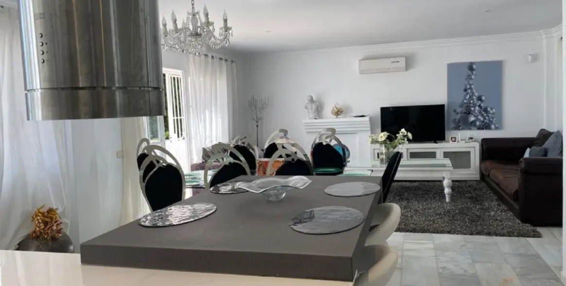 Долгосрочная аренда  отдельно стоящей виллы в New Golden Mile 4