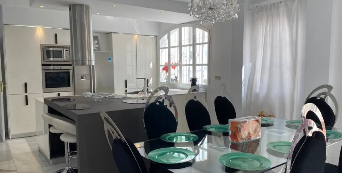 Долгосрочная аренда  отдельно стоящей виллы в New Golden Mile 5