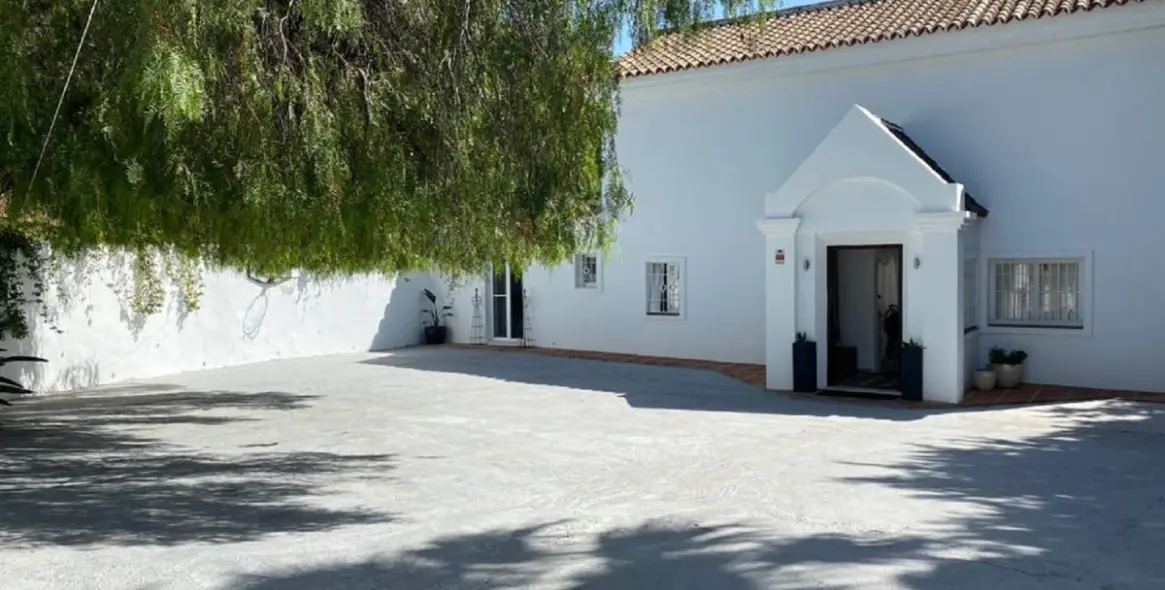 Долгосрочная аренда  отдельно стоящей виллы в New Golden Mile 8