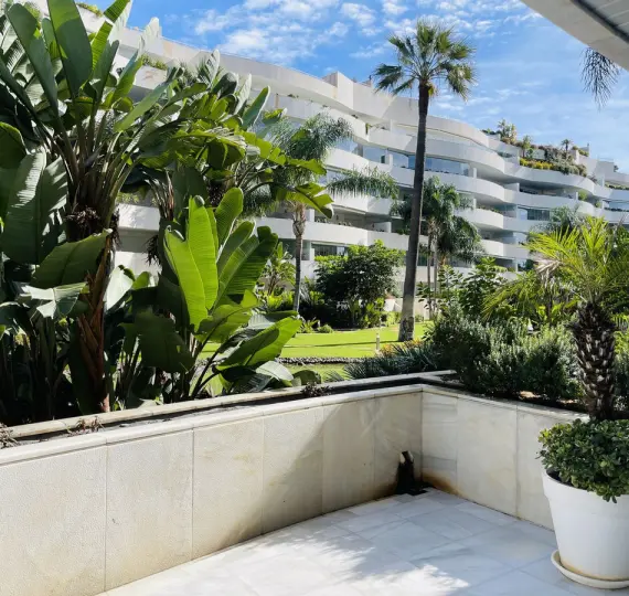 Short-term rent of ground floor apartment in Puerto Banús