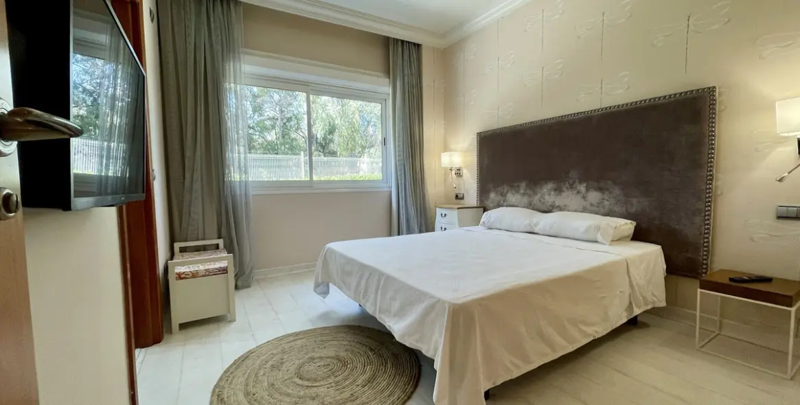 Short-term rent of ground floor apartment in Puerto Banús 11