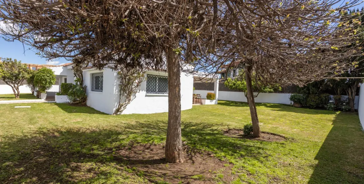 Short-term rent of detached villa in Guadalmina Baja 3